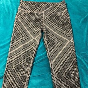 Fabletics cropped leggings size small